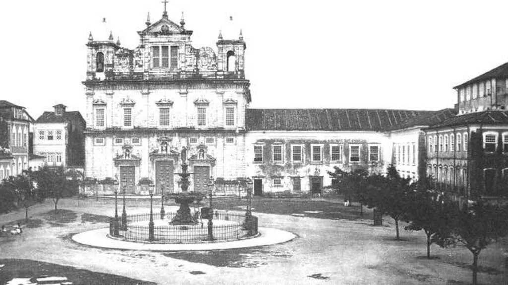 Imagem primeira universidade do brasil do artigo História da Igreja na América Latina: A evolução da Teologia