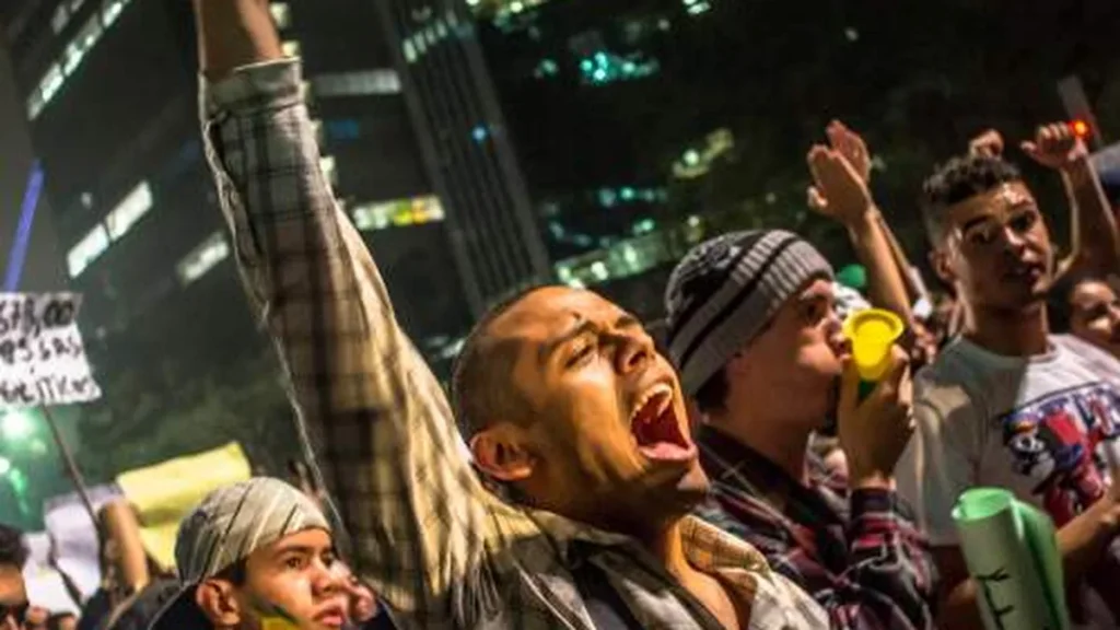 Imagem jovem e politica do artigo a613e9a8-a713-459d-b65f-1b8cf26f43d3