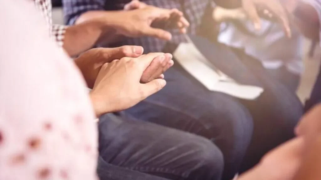 Imagem shutterstock biblia grupo do artigo “Pregadores modernos nem leem a Bíblia”, lamenta Padre Zezinho