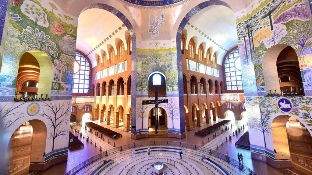 Imagem Baldaquino do Santuario de Nossa Senhora Aparecida do artigo 03c21432-ecfe-46cb-b8b8-e8c22d12a049