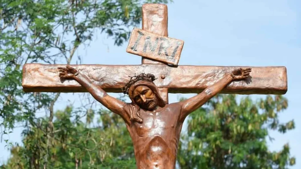 Imagem jesus na Cruz Caminho do Rosario do artigo Homilia JM: O que significa carregar a minha cruz?