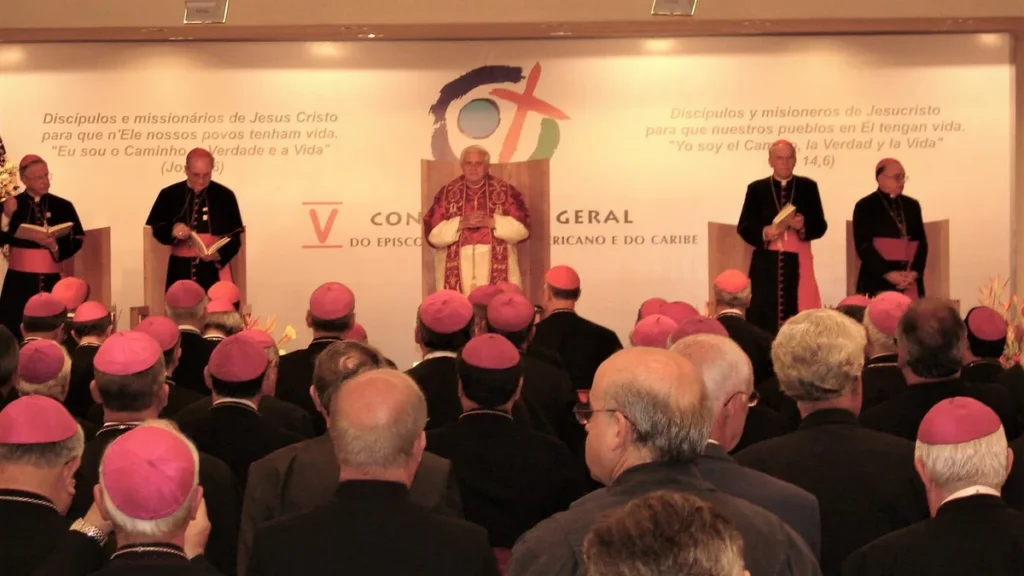 Imagem Papa Bento XVI e cardeais na Conferencia de Aparecida 2007 do artigo f97829b9-b30e-4c63-be51-89f0a079d988