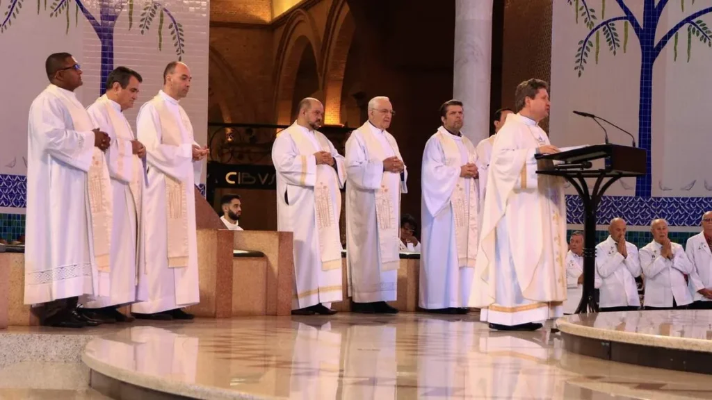 Imagem Lancamento da Novena e Festa da Padroeira 2023 do artigo Celebração no Santuário marca o lançamento da Novena e Festa da Padroeira 2023