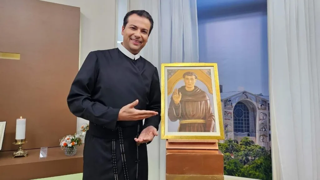 Imagem Intercede por nos by Gabriela Souza do artigo “Intercede por Nós” tem como tema Peregrinos da Esperança: na paz e na cura