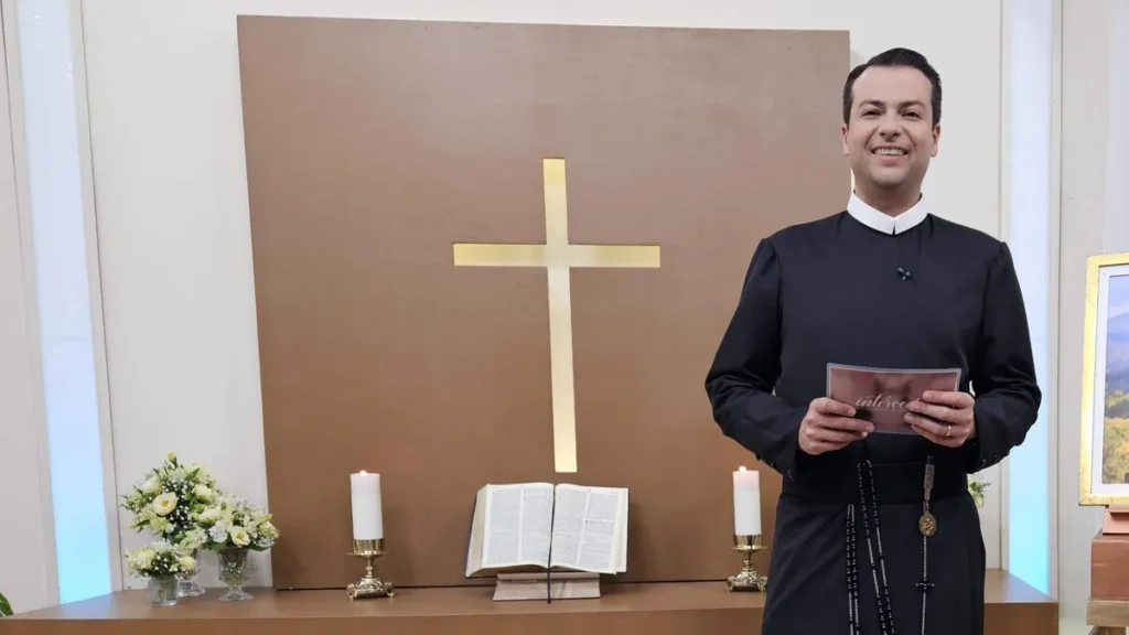Imagem Intercede por nos by Gabriela Sousa do artigo “Intercede Por Nós”: O cuidado de Deus e sua orientação para nossas escolhas