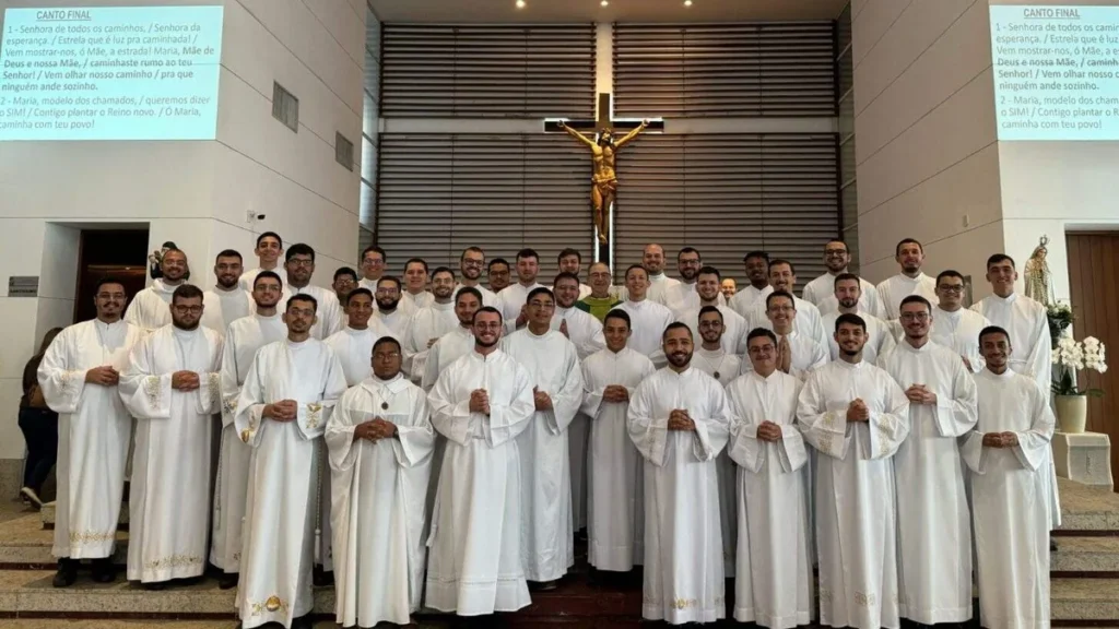 Imagem seminaristas clero do artigo CNBB abre cadastro para dioceses que formam seminaristas