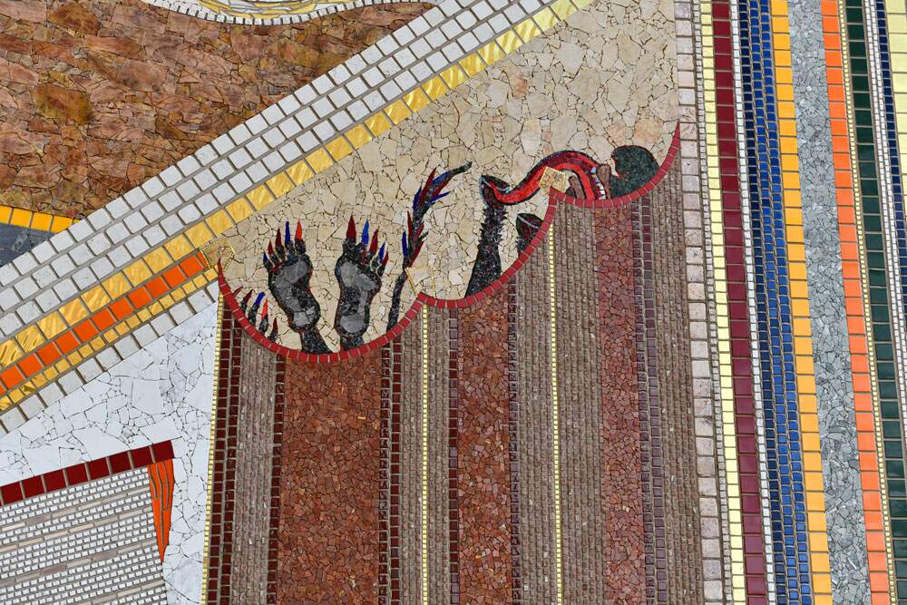 Mosaico da Fachada Oeste: O lago de fogo: Inferno