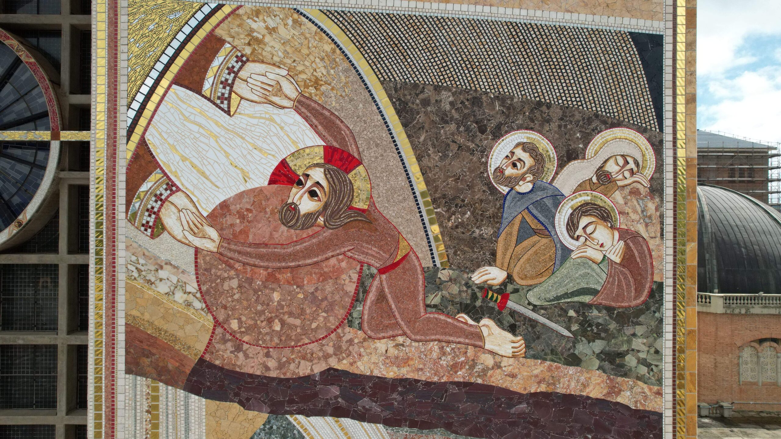 Mosaico da Fachada Sul: Jesus agoniza no Getsêmani