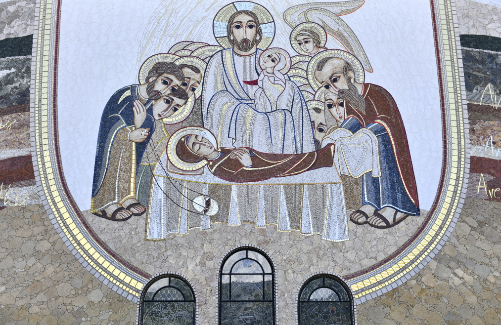 Mosaico da Fachada Sul: A Assunção da Virgem Maria
