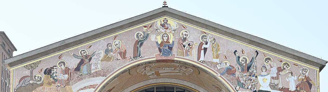 Mosaico da Fachada Sul: Jesus sobe aos céus e envia o Espírito Santo (1 de 13)