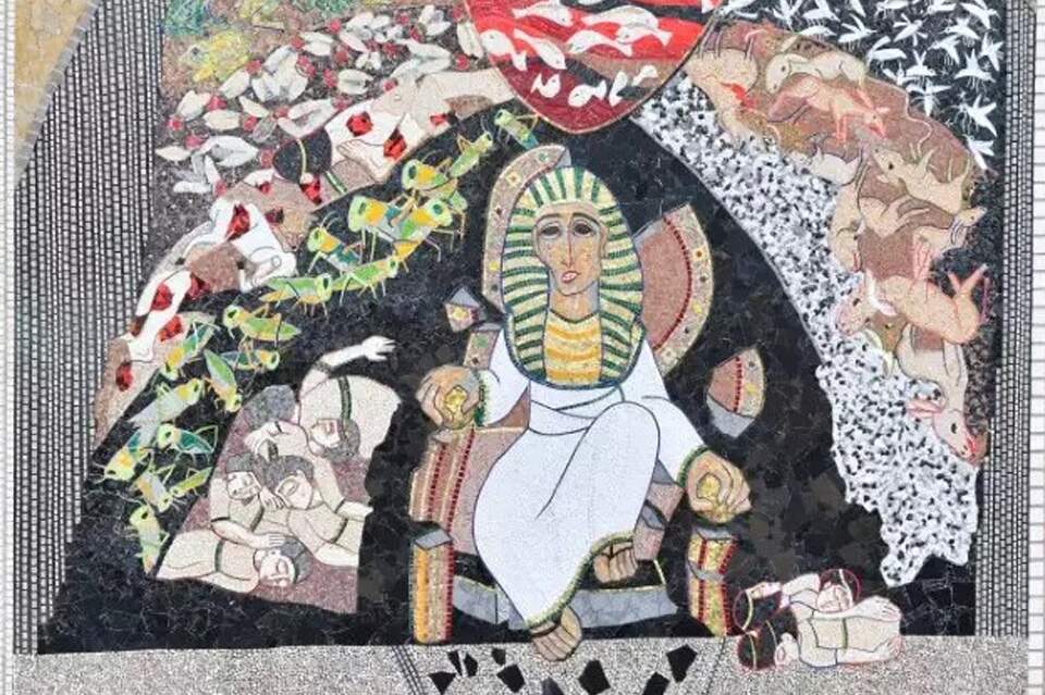Mosaico da Fachada Norte: As pragas do Egito arruínam o governo do Faraó