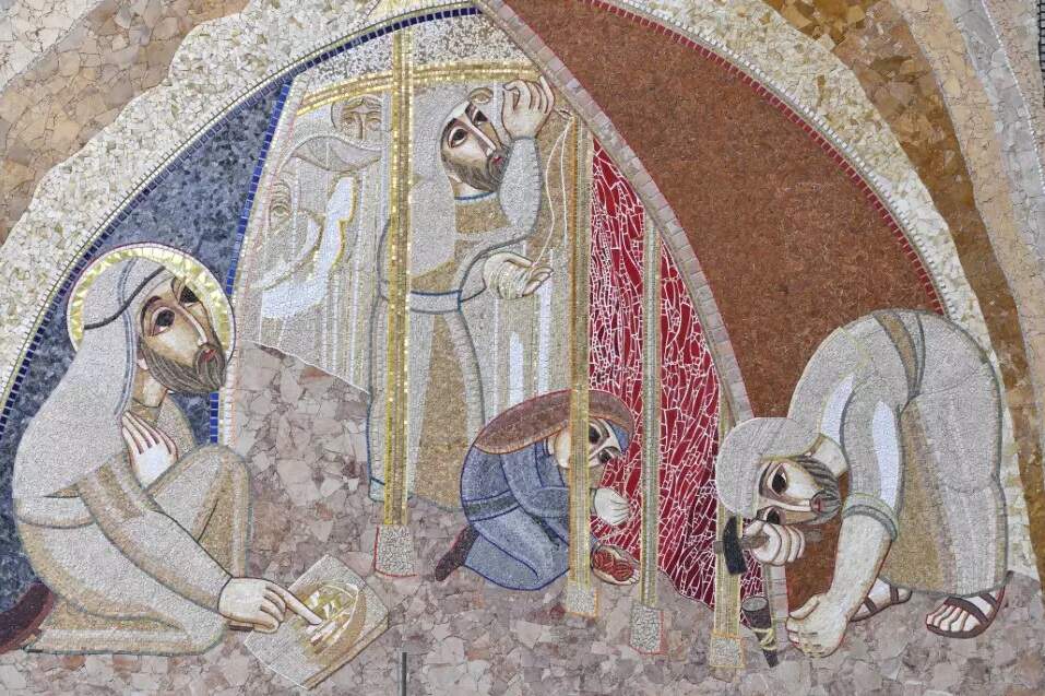 Mosaico da Fachada Norte: A construção da Tenda do Encontro para abrigar as Tábuas da Lei
