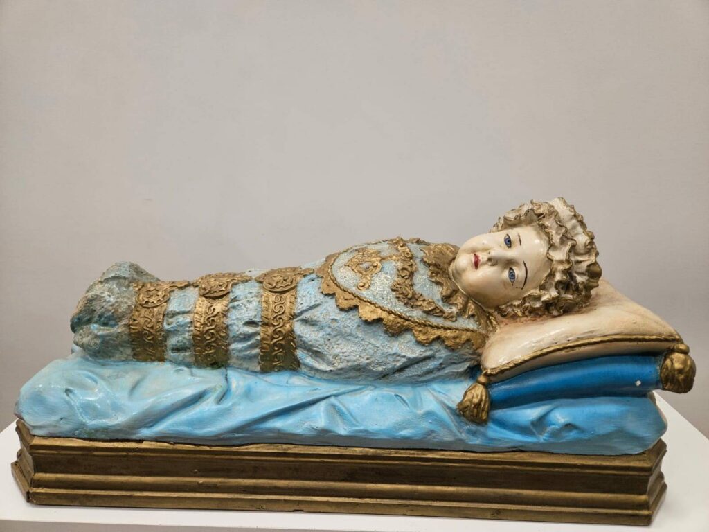 Nossa Senhora Menina: repleta dos dons de Deus