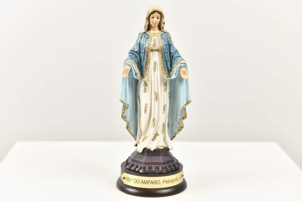 Nossa Senhora do Amparo: Mãe protetora
