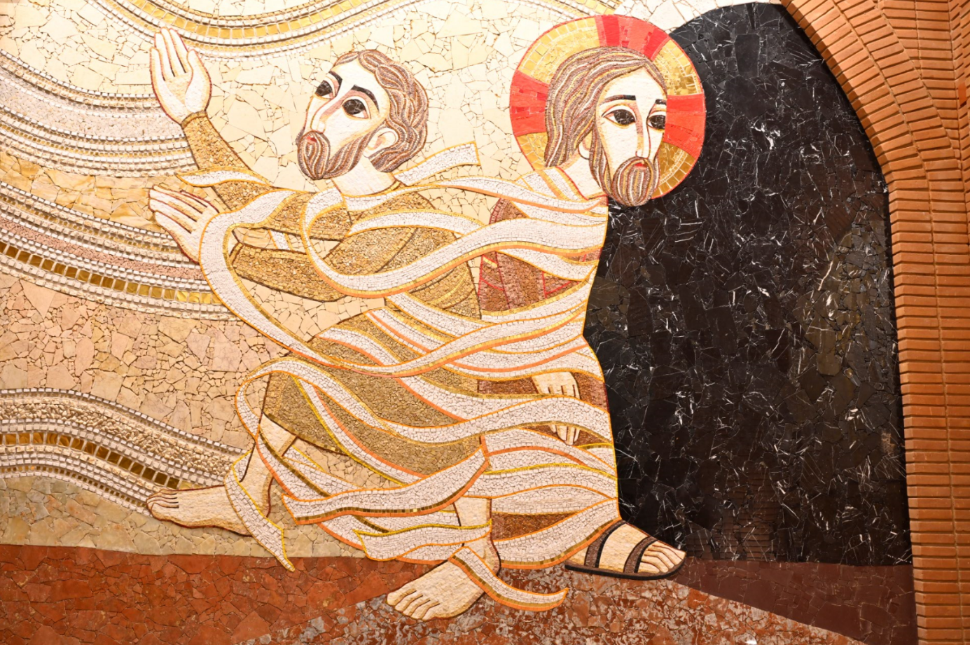 Mosaico da Fachada Sul: A ressurreição de Lázaro