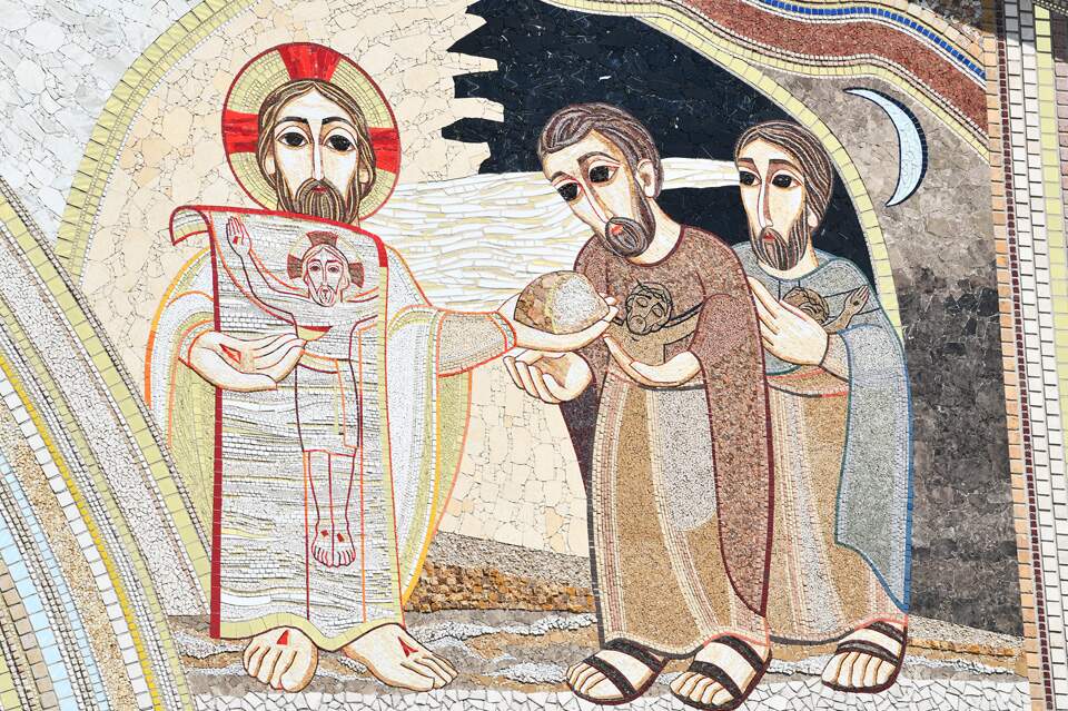 Mosaico da Fachada Leste: Criação das Fontes de Luz. Sol e Lua