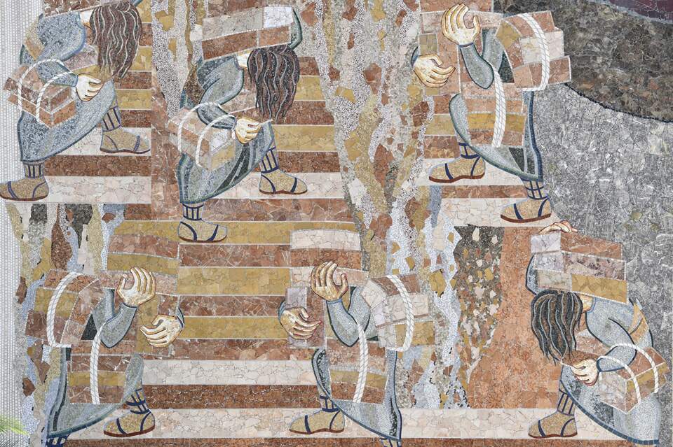 Mosaico da Fachada Leste: A torre de Babel